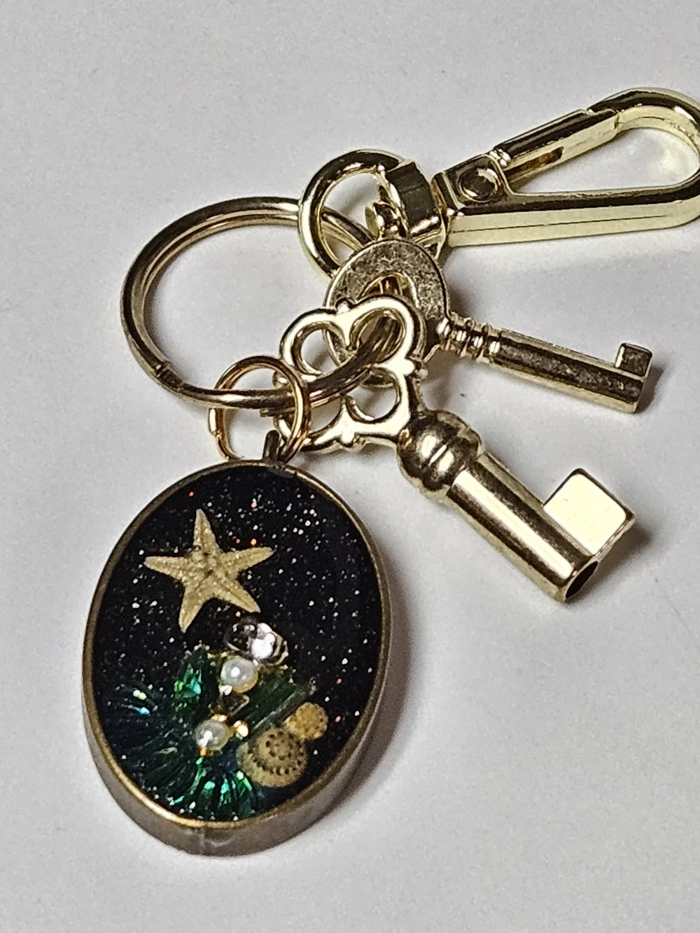 Gold-Tone Black Resin Starfish Keychain Bag Charm Green Jewel Accents